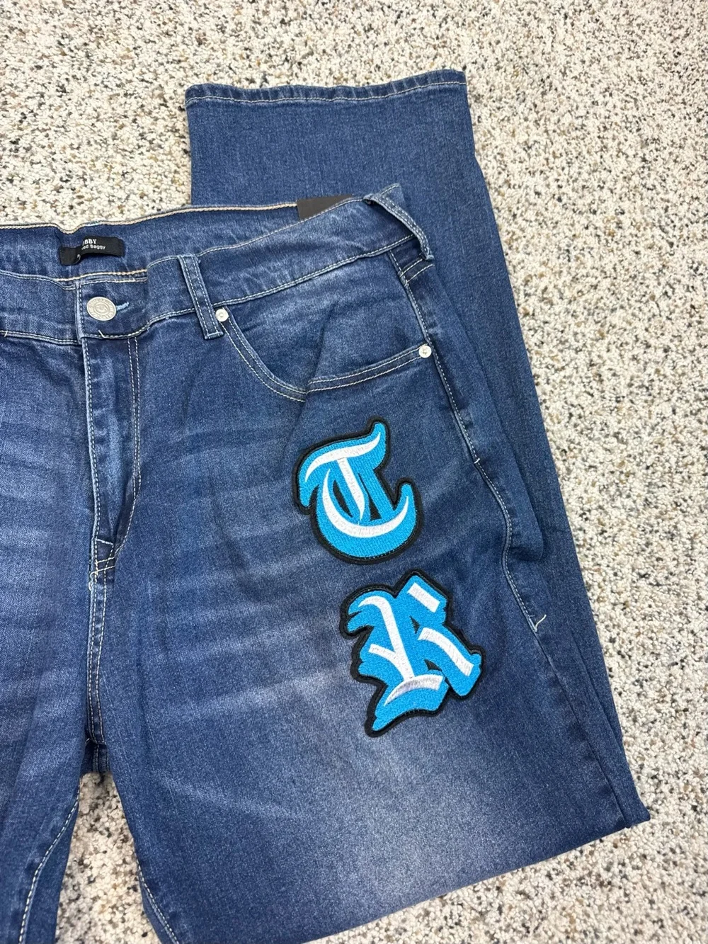 True Religion Bobby Jeans Mens 36 Relaxed Baggy Embroidered Patch Street Denim
